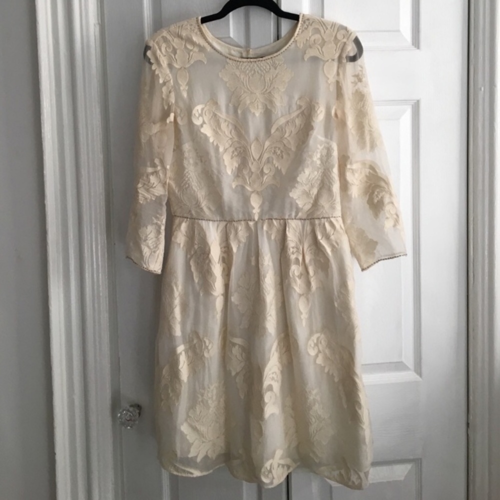 Beautiful silk dress with pockets!